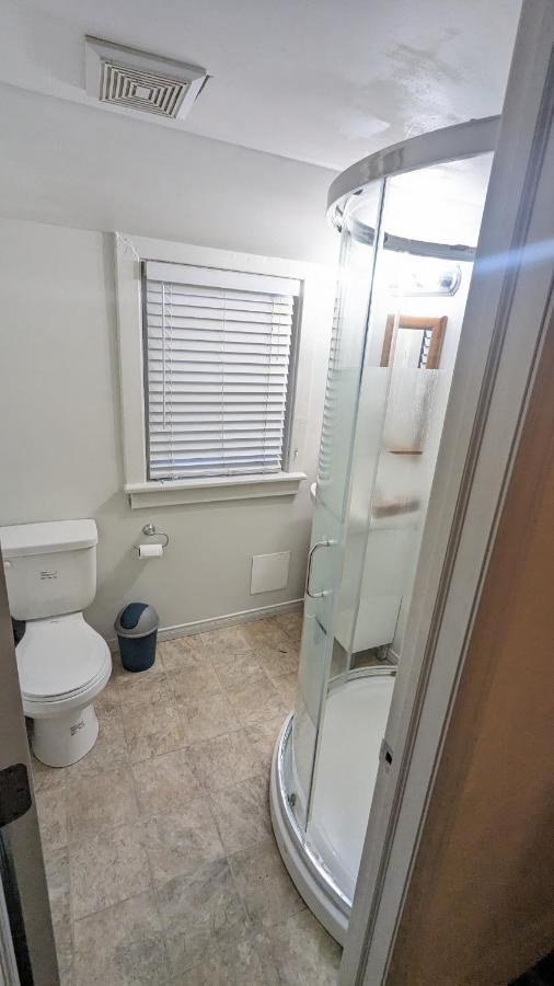 Cozy Downtown One Bedroom Free Parking Kingston Exterior foto